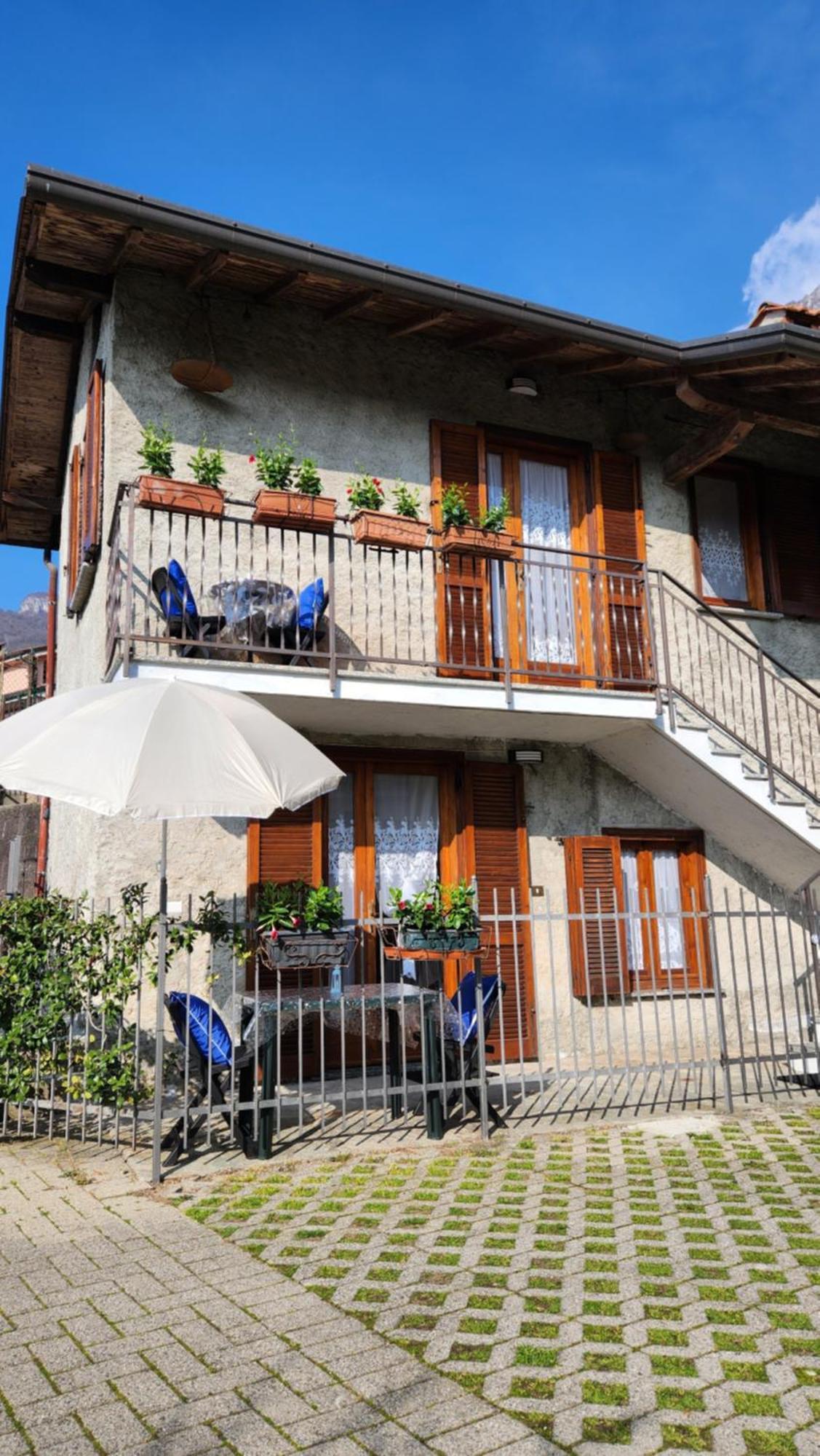 Laura'S Cottage With Lake View, Detached, 5 Kilometers From Varenna Lierna Exteriér fotografie